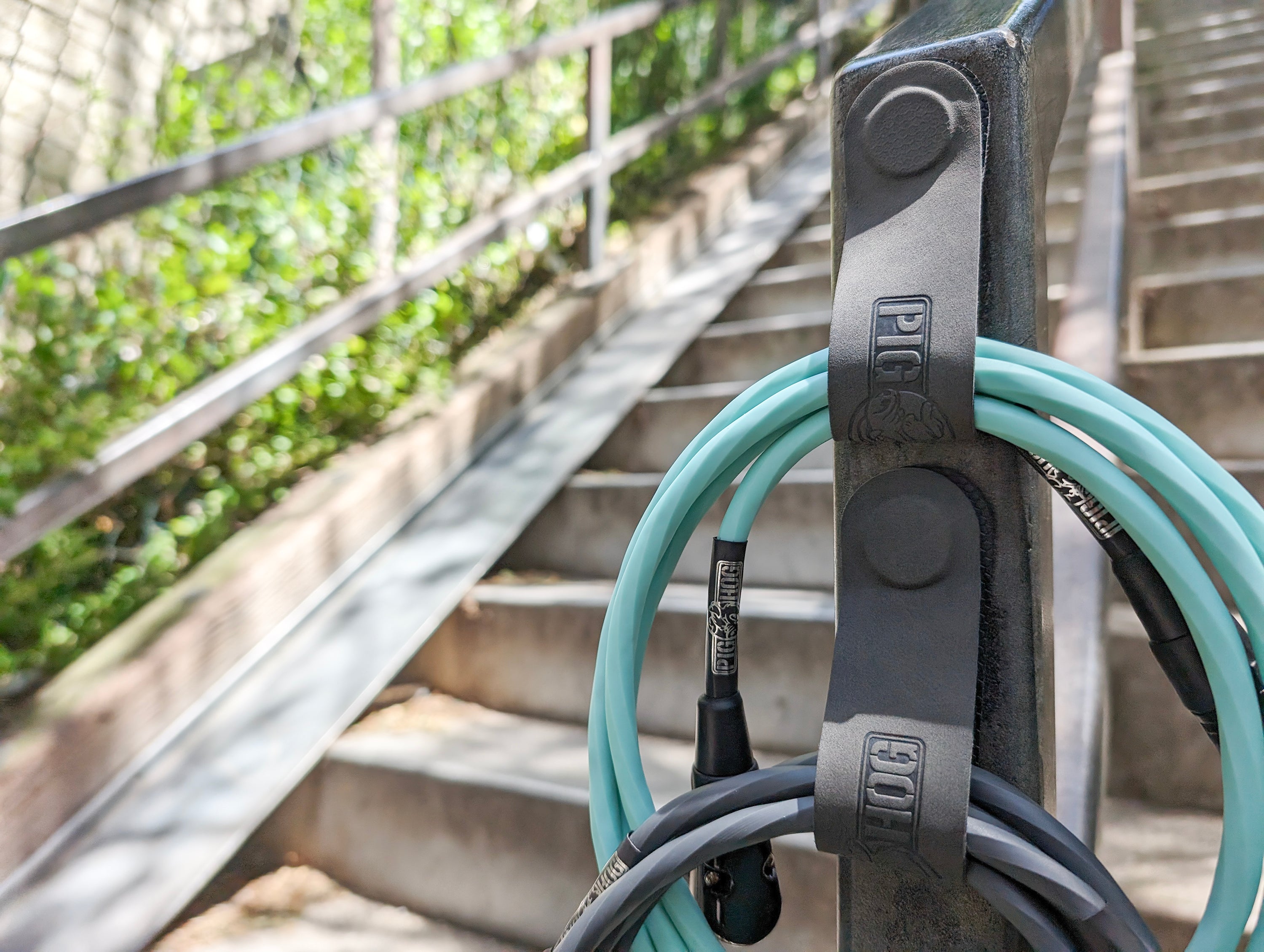 Pig Hog Hex Series Right Angle Mic Cable, 10ft - Seafoam Green