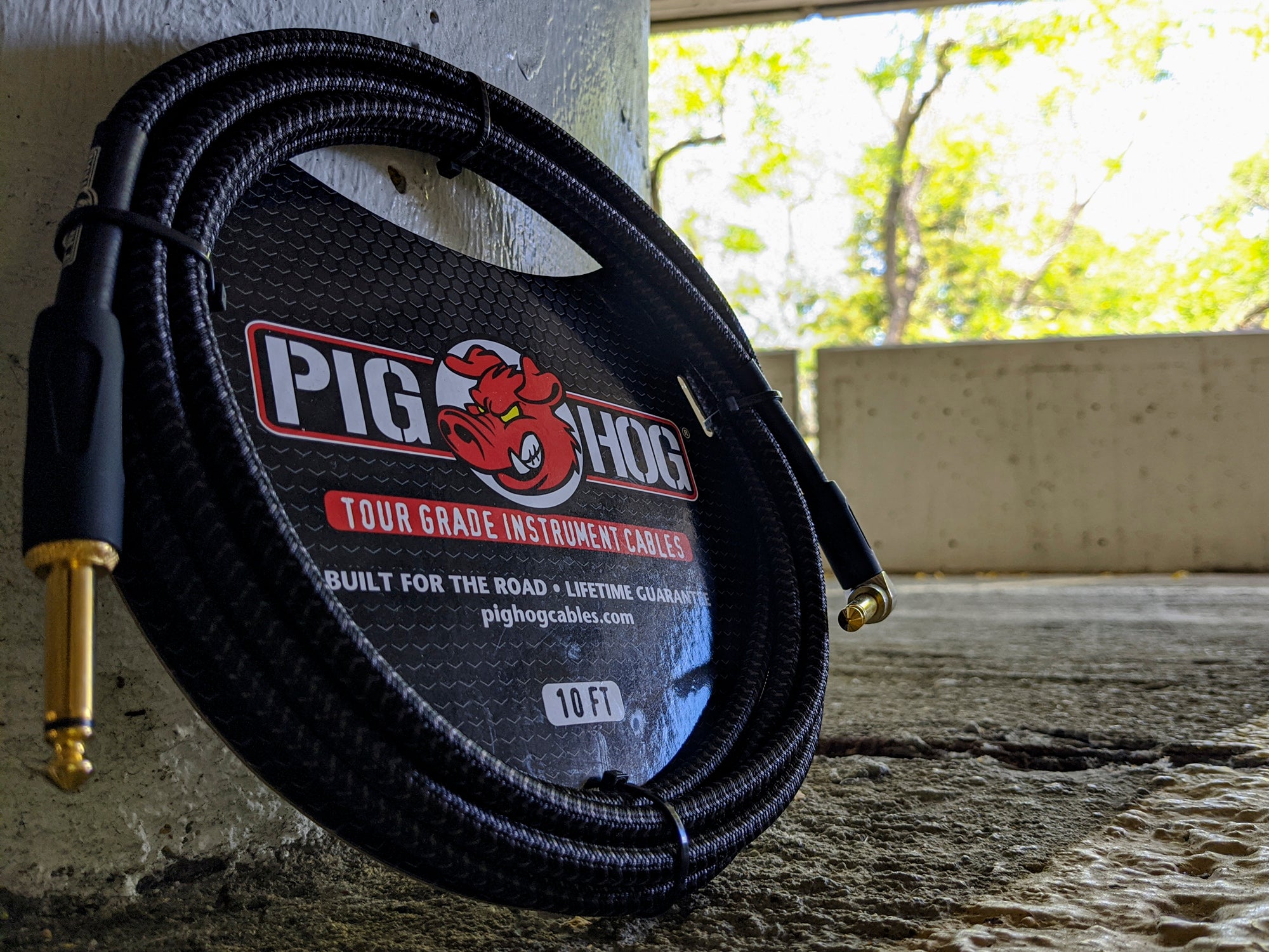 Pig Hog "Black Woven" Instrument Cable, Right Angle