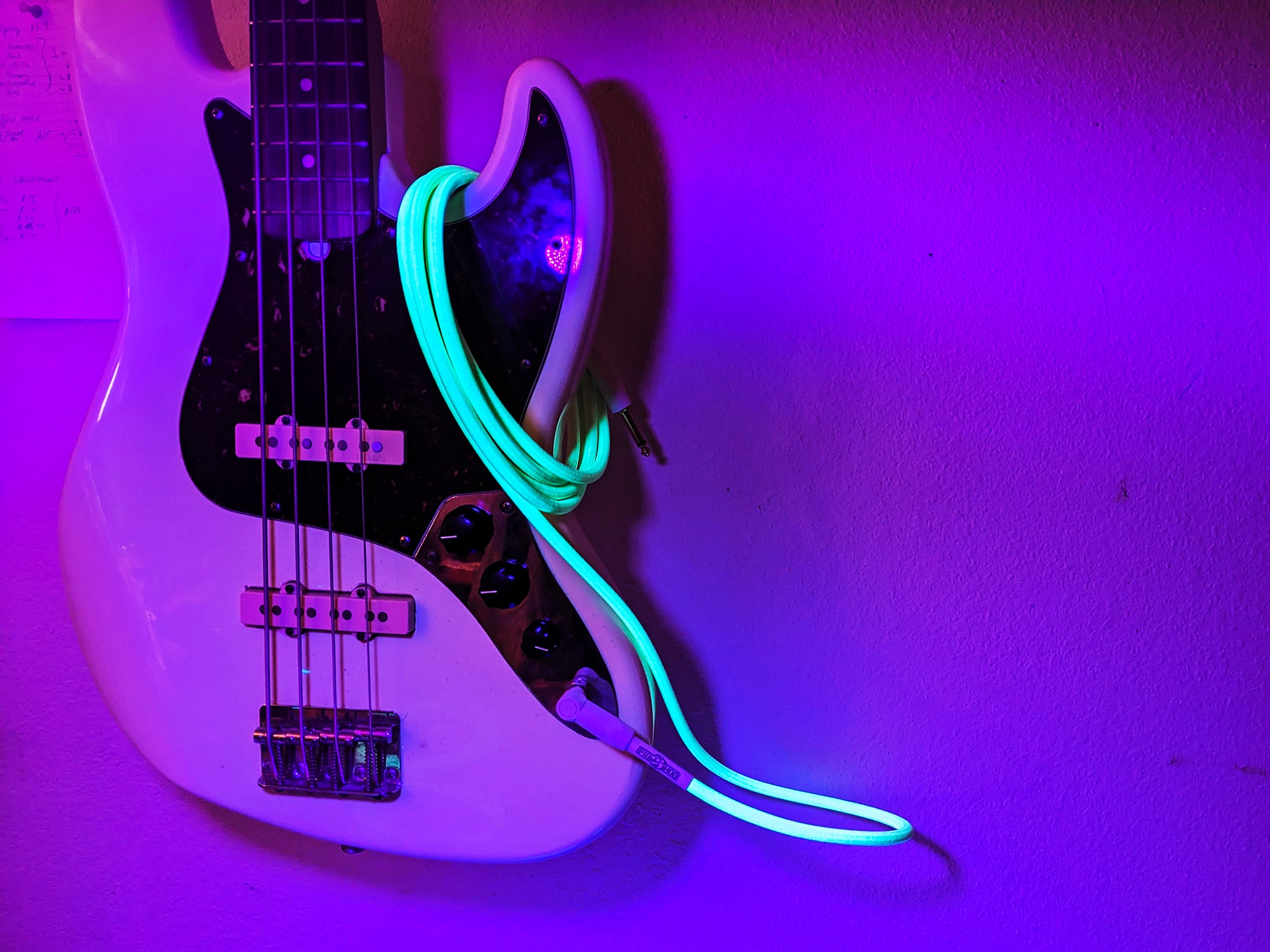 Pig Hog Unveils Glow-In-The-Dark Instrument Cables