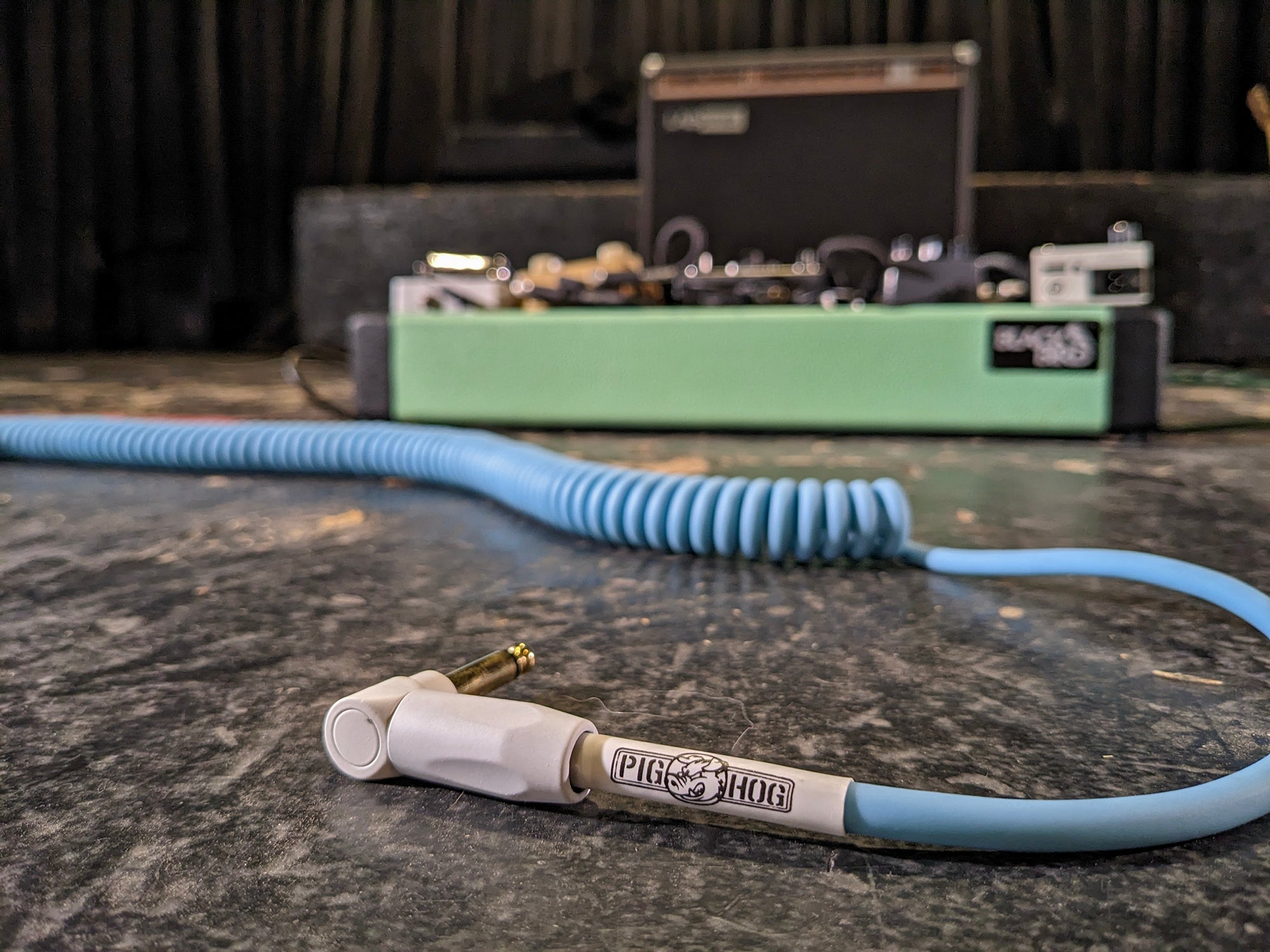 Pig Hog "Half Coil" Instrument Cable, Daphne Blue