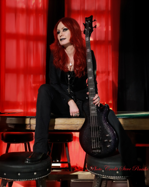 NADJA PEULEN - Pig Hog