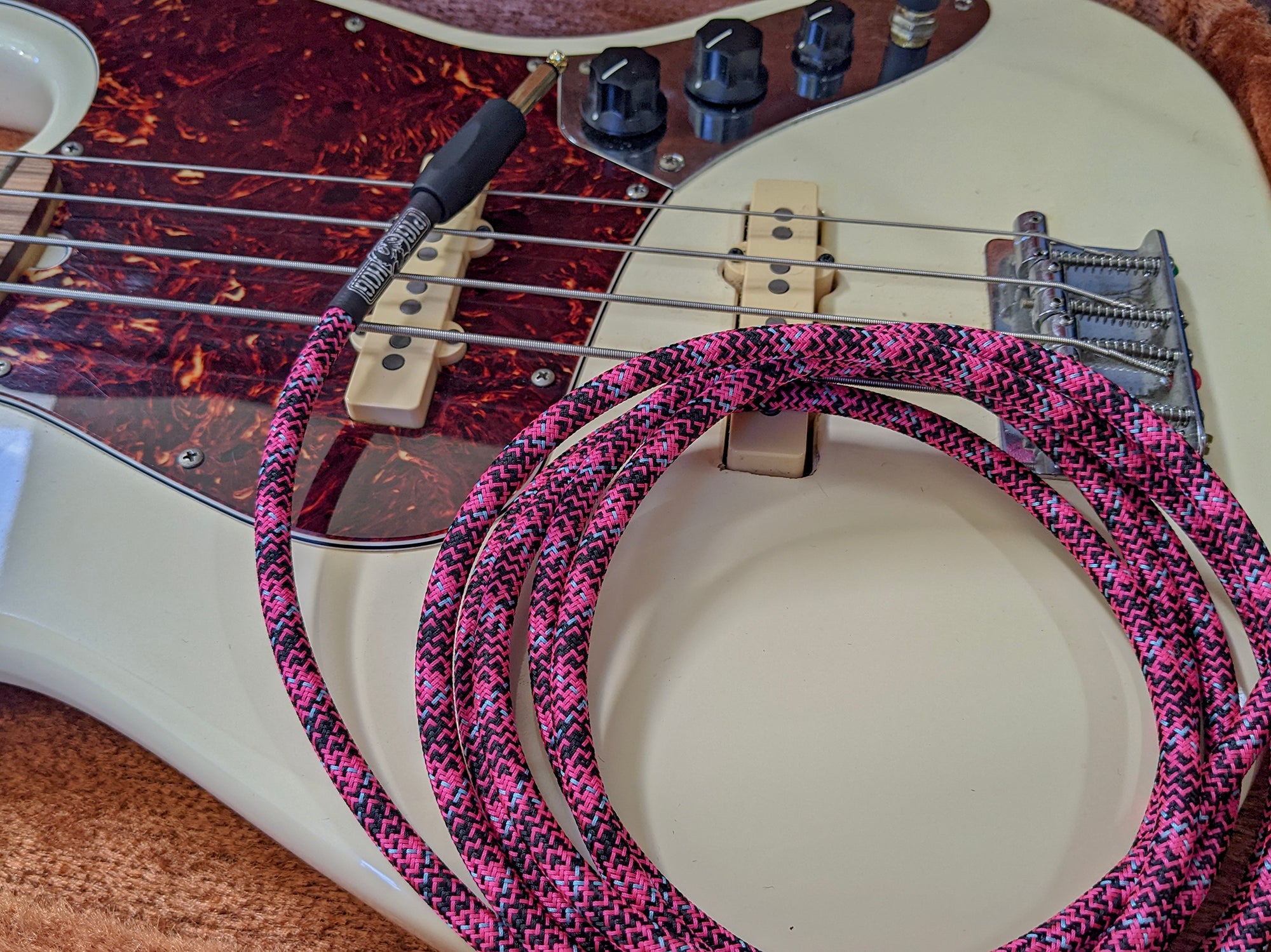 Pig Hog "Pink Graffiti" Instrument Cable - Straight