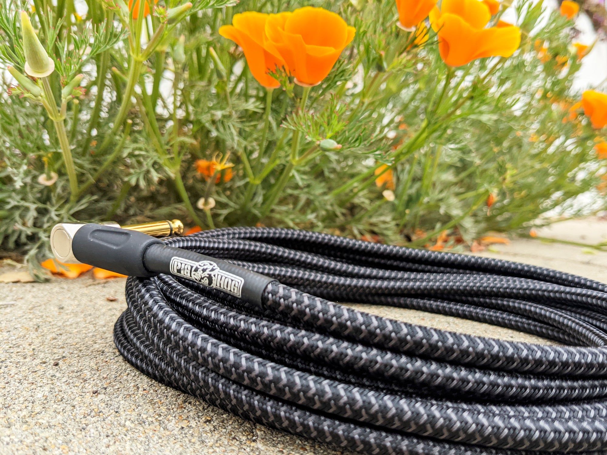 Pig Hog "Black Woven" Instrument Cable, Right Angle